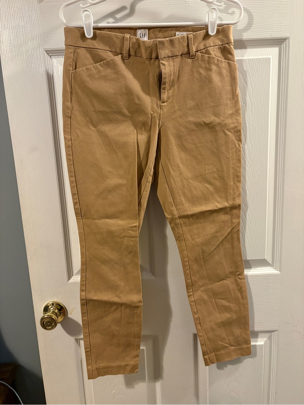 GAP Women's Cropped Chino Pants in Tan